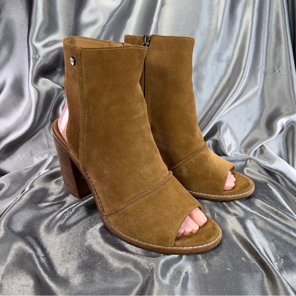 UGG Valencia Peep Toe Ankle Bootie in Light Brown Suede Size 8.5 US/EU 39 GUC